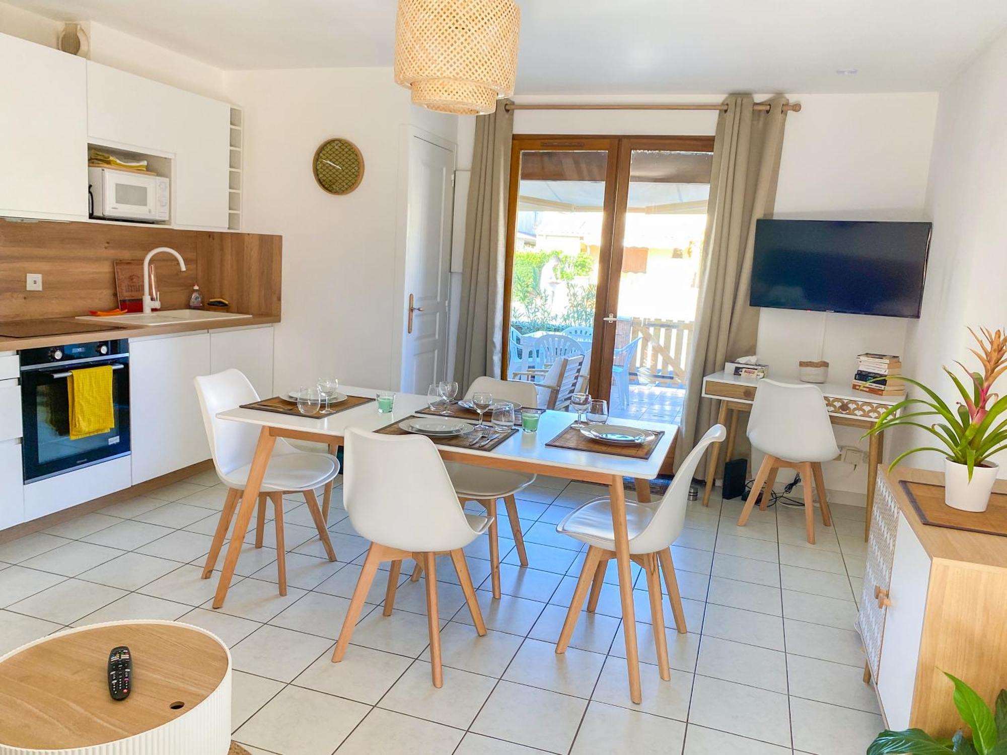 Maison "Douceurs D'Ete " Maison De Vacances Bord De Mer A Vias Plage - 600M De La Plage Et Du Canal Du Midi - Piscine Residentielle, Wifi Fibre, Activites Et Loisirs Экстерьер фото
